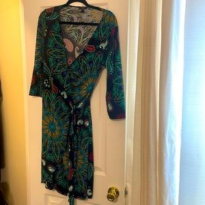 Beautiful machine washable wrap Forever dress size large.